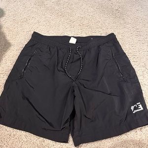 Men’s American Eagle athletic shorts, size M.
